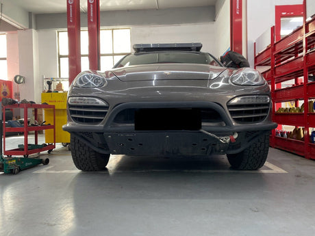 Akioverland Porsche Cayenne 958 with tubular offroad bumper