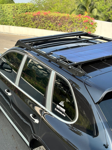 Akioverland porsche cayenne & vw touareg offroad super slim roof rack with 110W solar panel and mppt charger