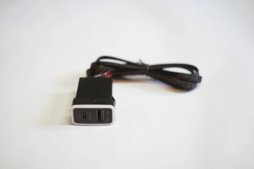 toyota landcruiser lc100 usb PD fast charging port