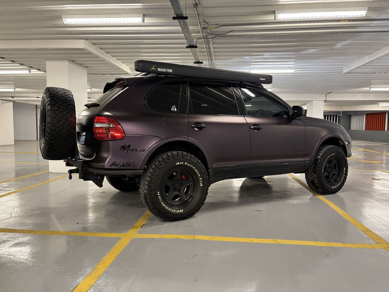 Akioverland matte purple cayenne 957 turbo offroad build. 