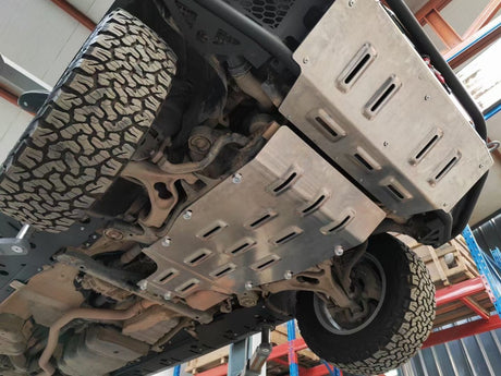 Akioverland VW Touareg with engine skid plate